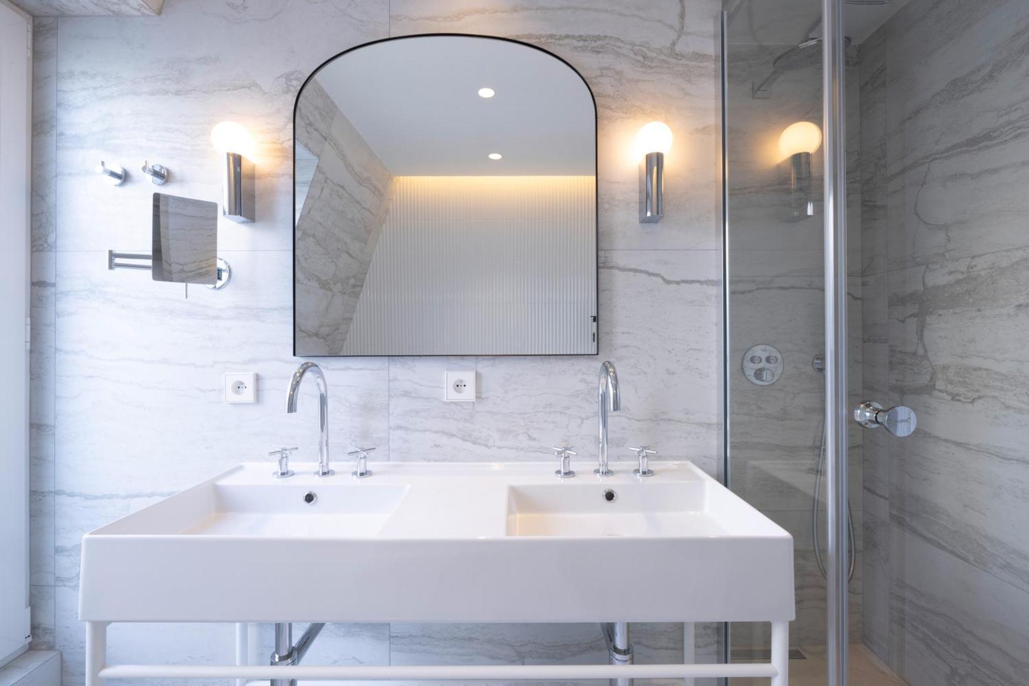 Hotel Des Carmes Paris