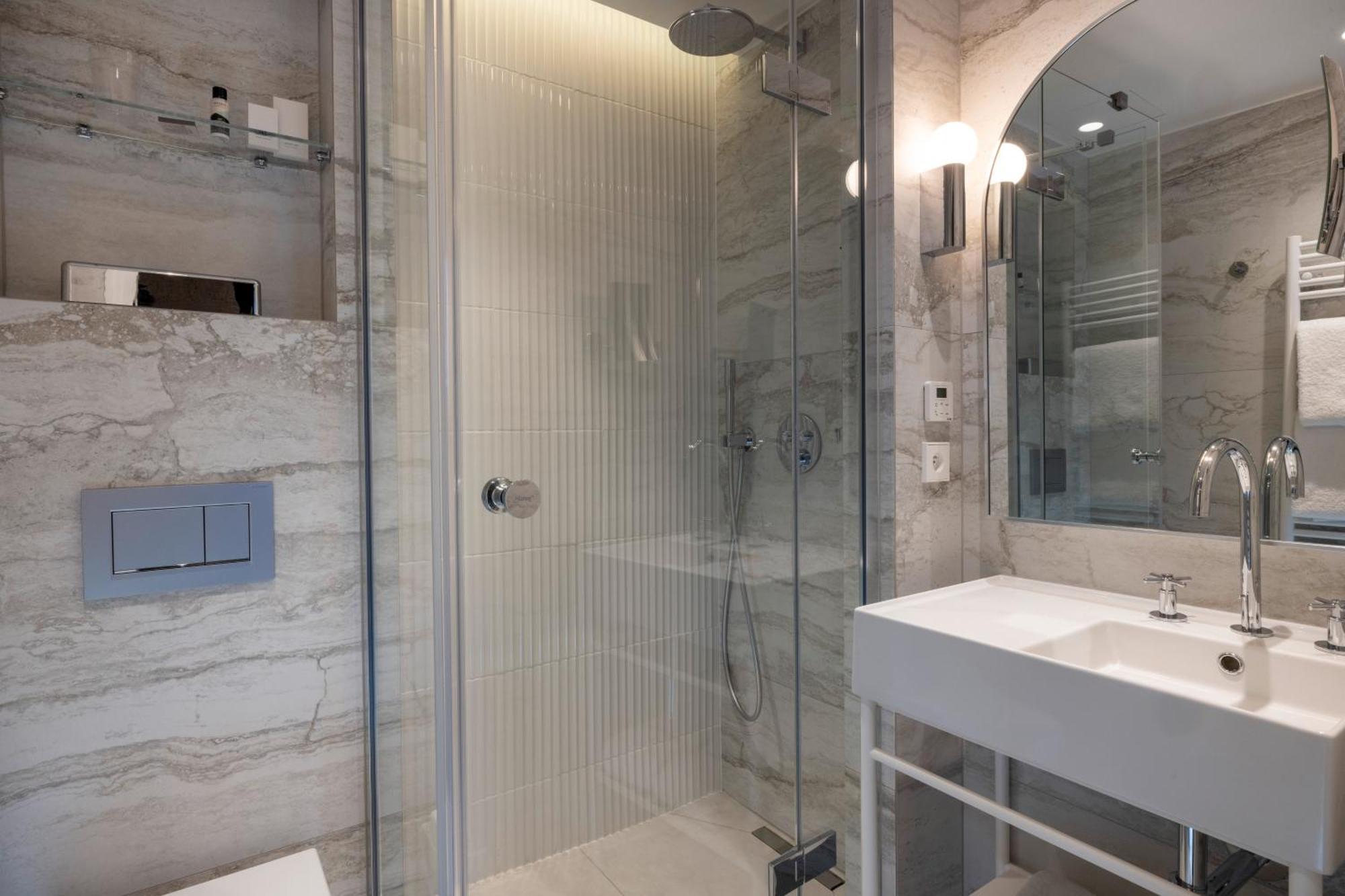 Des Carmes Hotel 4*